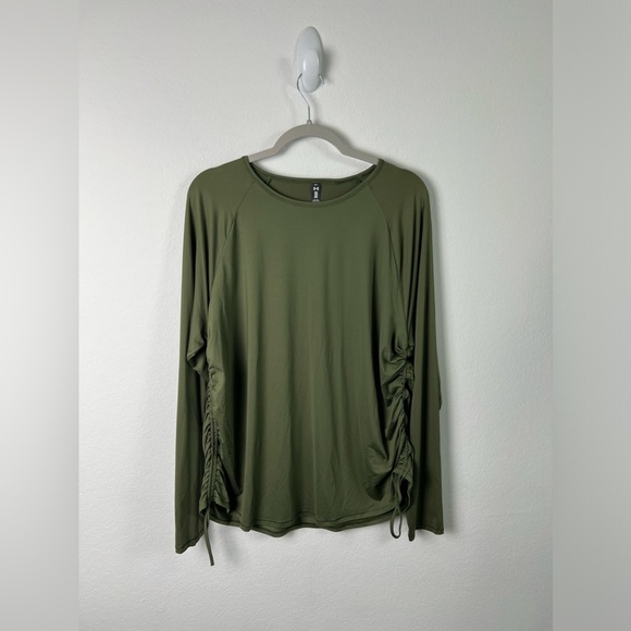 Under Armour Tops - Under Armour Ruched Side Long Sleeve Top Size 2XL